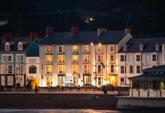 Richmond Hotel allows 18 year olds to book a room