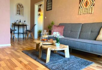 Elbling Apartment mit Terrasse - Netflix - Parkplatz - Weinbergblick has Balcony rooms