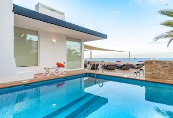 MARAVILLOSO CHALET RODEADO DE NATURALEZ CON VISTA PANORAMICA AL MAR has Balcony rooms