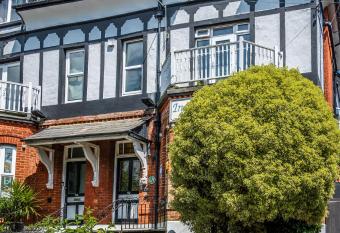 Ingledene Guest House allows 18 year olds to book a room