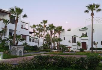 Fnideq Playa allows 18 year olds to book a room