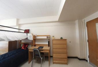 Rodriggeser Apt Undala allows 18 year olds to book a room