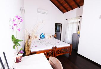 Lahiru Villa has Balcony rooms