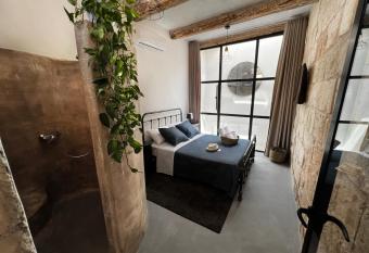 Nr 9 Traditional Character House allows 18 year olds to book a room