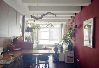 apartamento con aire bohemio, a 100 metros del mar has Balcony rooms