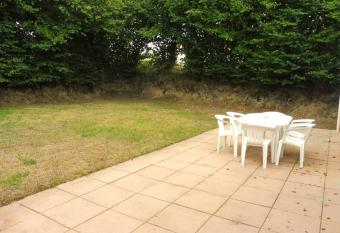 Maison    5 min du Puy du Fou has Balcony rooms