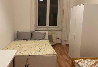 Riverside Rooms has rooms with a private hot tub