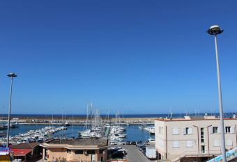 (null) has Balcony rooms