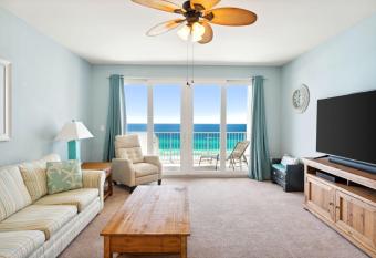 Laketown Wharf #1425 by Nautical Properties Vacation Rentals has rooms with a private hot tub