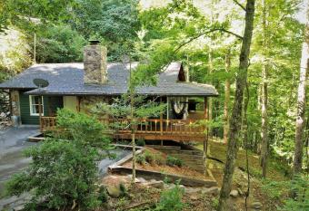 Lakeside Mountain Oasis - 3 Bedroom Cabin with Outdoor Hot Tub has Balcony rooms