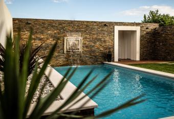 Villa Sunset Pool & Spa apartments has rooms with a private hot tub