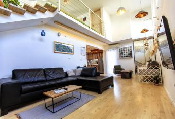 Apartments Rux de Luxe has Balcony rooms