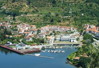 Alojamento das Caldas has Balcony rooms
