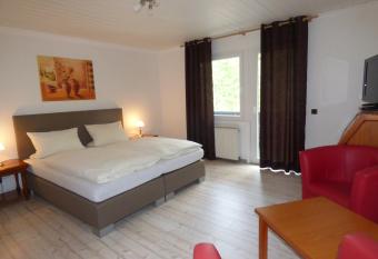 Hotel Diele allows 18 year olds to book a room