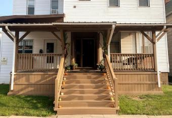 Quaint Little Falls Apartment- Walk All Over Town! allows 18 year olds to book a room