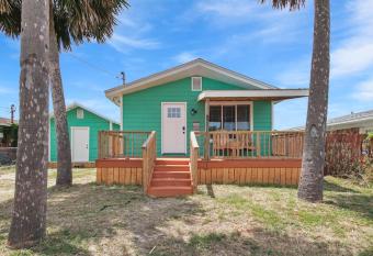 Costa Cabana family friendly 2 br sleeps 10 allows 18 year olds to book a room