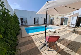 LA BLANCHE has Balcony rooms