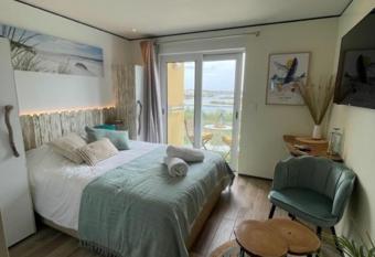 La Familia allows 18 year olds to book a room