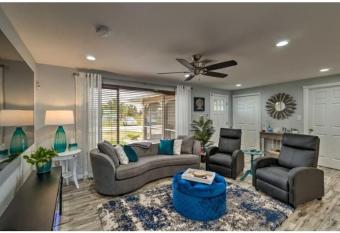 Casa Florida has rooms with a private hot tub