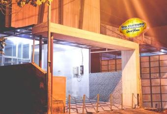 MOJOKERTO GUESTHOUSE allows 18 year olds to book a room