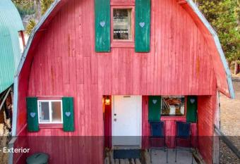 (null) has rooms with a private hot tub