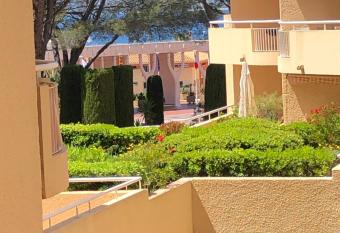 Un grand studio face au port de Santa Lucia has Balcony rooms