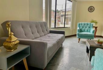 Departamento amplio en el Centro de Cuenca allows 18 year olds to book a room