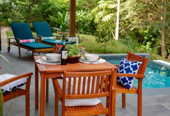 Private Modern Villa Near Resort District allows 18 year olds to book a room