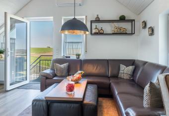 Ferienwohnung Romanas allows 18 year olds to book a room