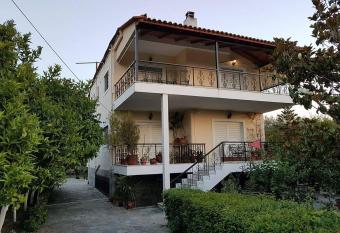 TSAGGA HOUSE allows 18 year olds to book a room