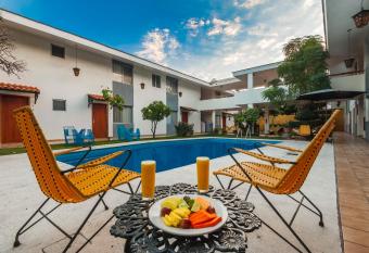 Hotel Isabel has Balcony rooms