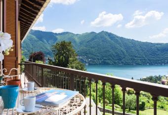 Cernobbio Vista Lago - by MyHomeInComo has Balcony rooms