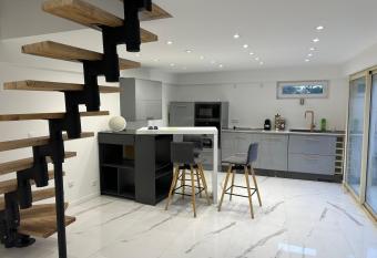 Villa Scoubidou Antibes has Balcony rooms