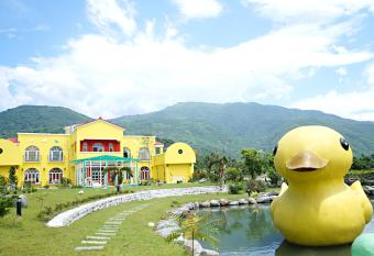                          Ducking House has Balcony rooms