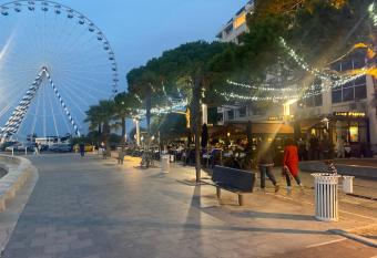 Studio cabine, Canet en Roussillon allows 18 year olds to book a room