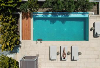 Southwest Villa has Balcony rooms