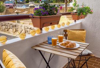 Apartment Papalina has Balcony rooms