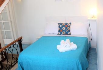 Casa Gallo has Balcony rooms