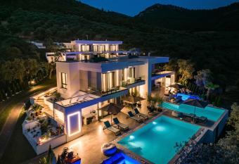 Nooa Villas has Balcony rooms