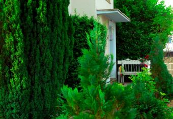 A&S Ferienwohnungen Roonstra  e allows 18 year olds to book a room