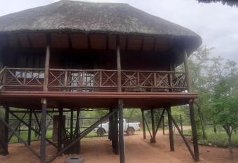 Nguvu Cottage has Balcony rooms