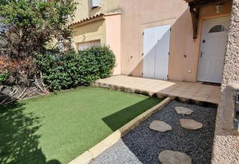 Belle Maison de Vacance dans le Sud has Balcony rooms