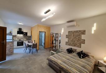 Studio Apartman D&D has Balcony rooms