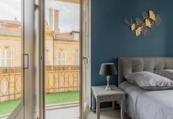 Le cocon du Pont Sailly- 3 chambres - 6 personnes - Hyper-Centre allows 18 year olds to book a room