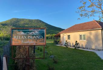 Relax Island Vend  gh  z allows 18 year olds to book a room