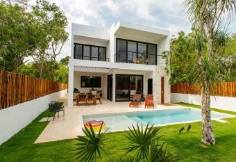* Parota Villas * Luxury Golf & Beach Gated Villa in Tulum Country Club has Balcony rooms
