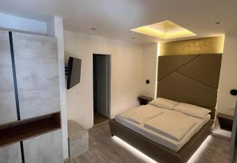 H&H Rooms Rovinj allows 18 year olds to book a room