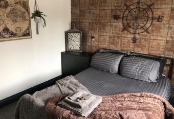 Stainsby House 4 Bedrooms Stockton Workstays UK allows 18 year olds to book a room