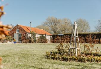 Hendrick s Hollow allows 18 year olds to book a room