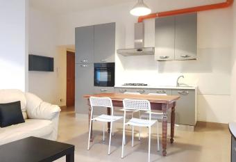 Casa MELISSA - Fondi Vertice Rooms allows 18 year olds to book a room